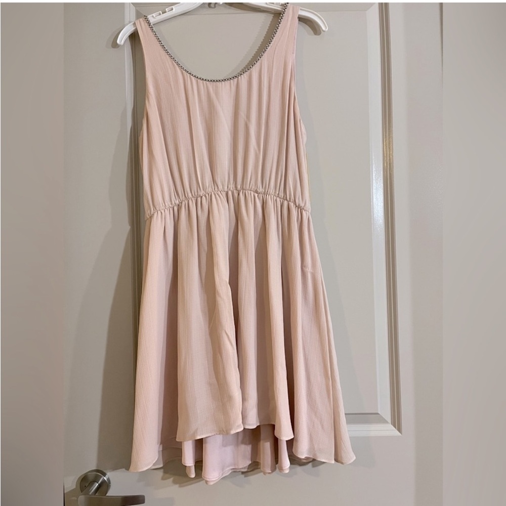 Alice & Olivia Dusty Pink Sequin Neckline Dress
C205513634 - Picture 10 of 10